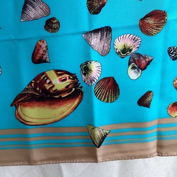 Vintage Oversized seashell print scarf. SC0141 - Picture 5 of 9
